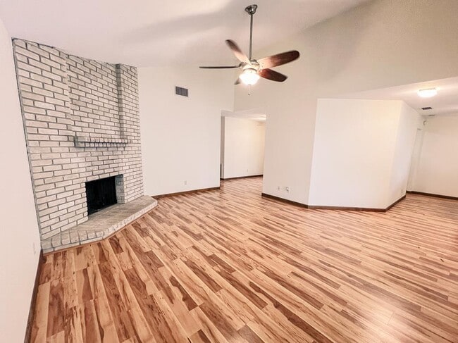 Building Photo - 108 Windward Ct
