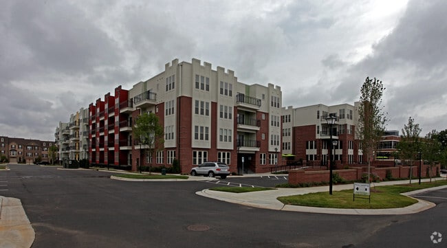 Building Photo - MAA 1225