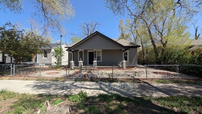 Building Photo - 1016 W Cucharras St