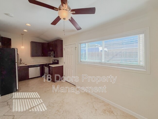 Building Photo - 4448-52 Estrella Ave