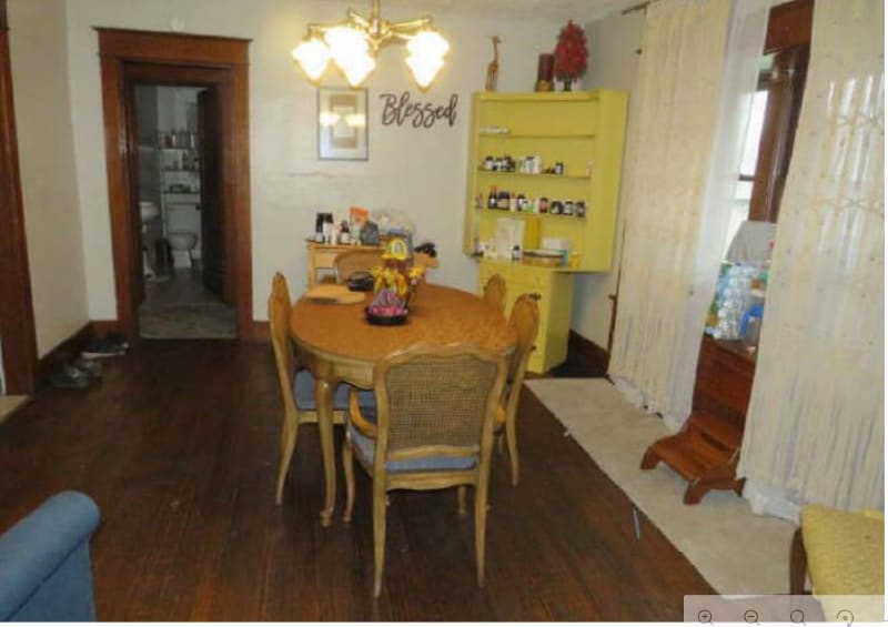 Photo - 832 N Larch St (Lansing, MI)
