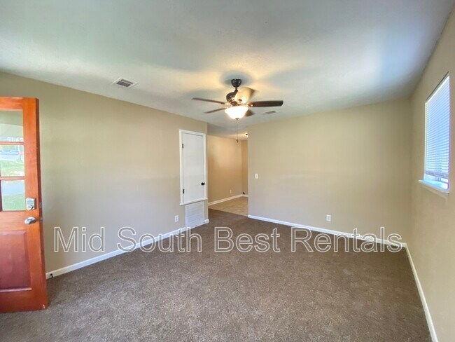 Building Photo - 2923 W 17th St