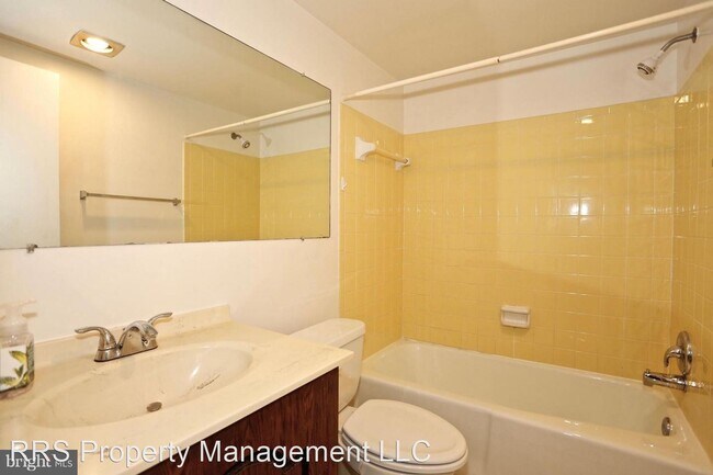 Building Photo - 2 br, 2 bath House - 10008 Stedwick Rd  #202