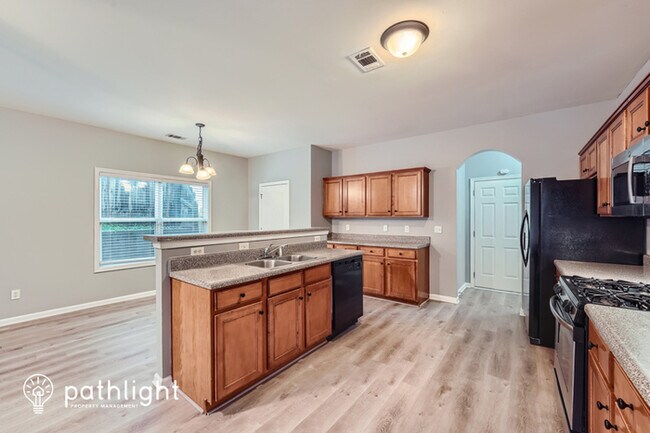 Building Photo - 293 Holbrook Dr, Dallas, GA, 30132