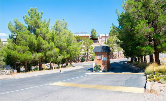 Building Photo - 4800 N Stanton St