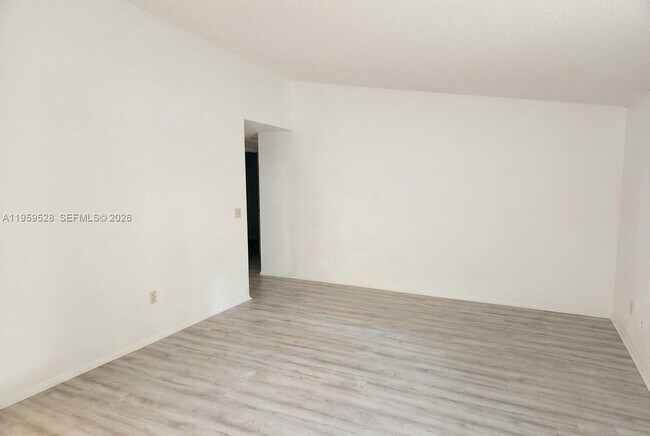 Foto del edificio - 2420 NW 33rd St