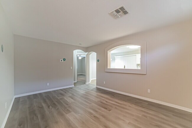 Building Photo - 12418 W Dreyfus Dr