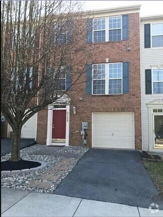 Building Photo - 6140 Newport Terrace