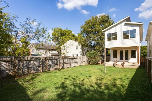 Photo - "Charming 4-Bedroom Nashville Oasis with E... Apartment