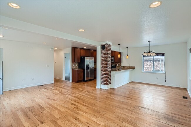 Building Photo - 5123 Alcott St