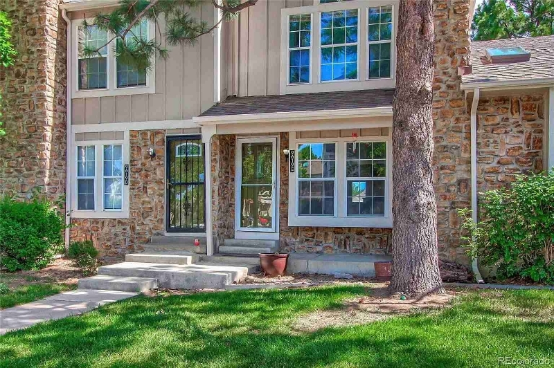 Foto principal - 9619 W Chatfield Ave