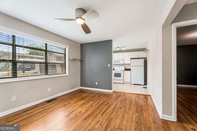 Foto del edificio - 818 Greenwood Ave NE
