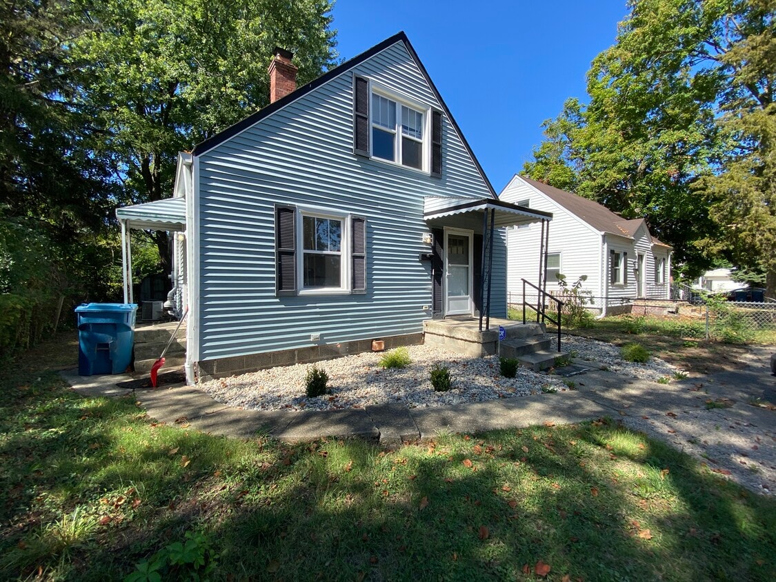 Primary Photo - 4254 Boulevard Pl