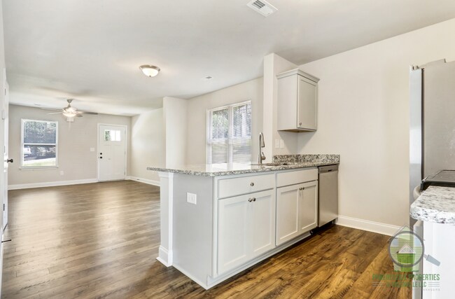 Building Photo - 111 Sitton Dr