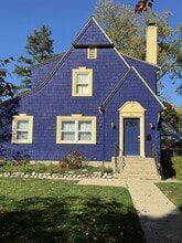 Building Photo - 811 Rose Ave