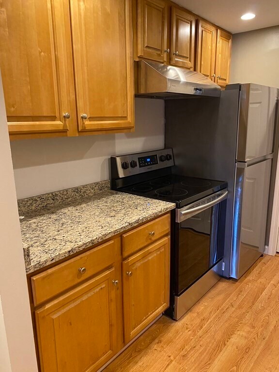 Foto del edificio - 46 Greentree Ln