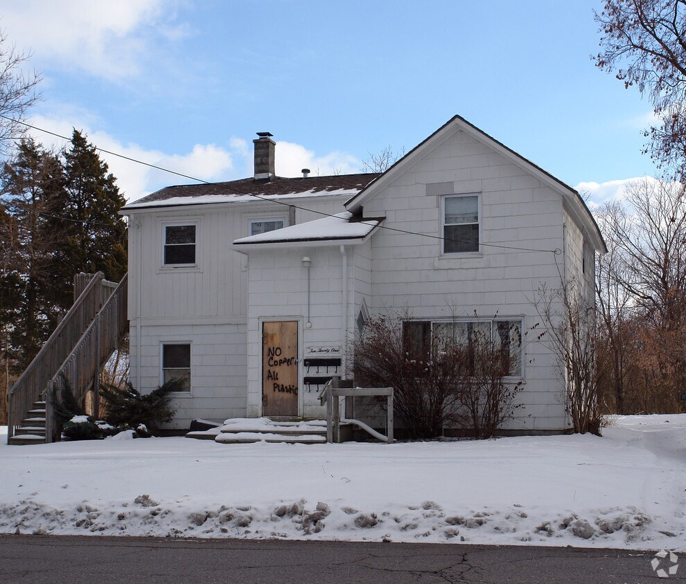 Primary Photo - 1021 W Second St