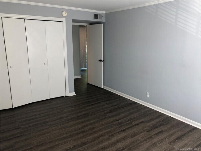 Building Photo - 5903 Quail Hollow Rd