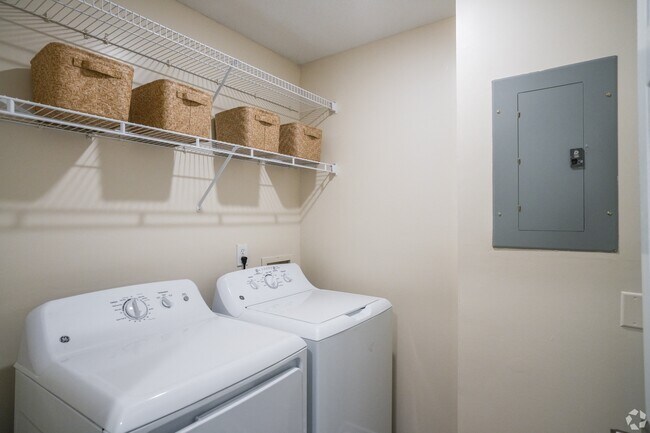 Foto del edificio - The Vineyard at Castlewoods Apartment Homes