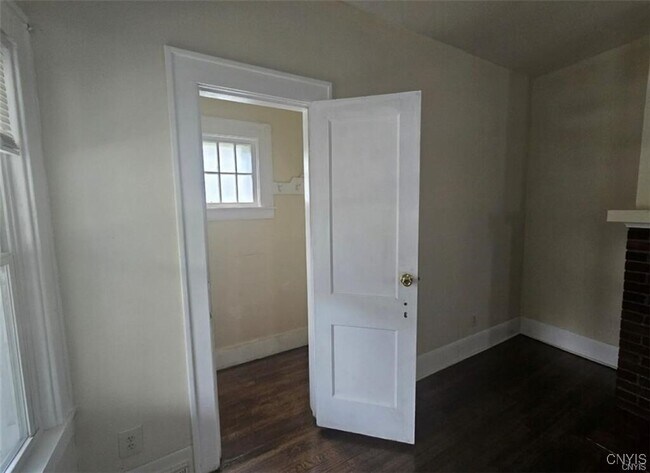 Foto del edificio - 306 Hillview Ave