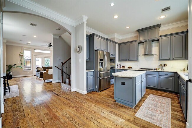 Foto del edificio - 618 W 27th St