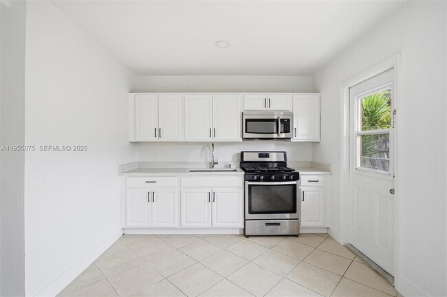 Building Photo - 2445 SW 18th St