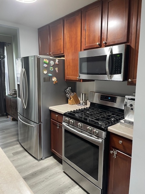 Kitchen Appliances - 2908 White Thorn Cir