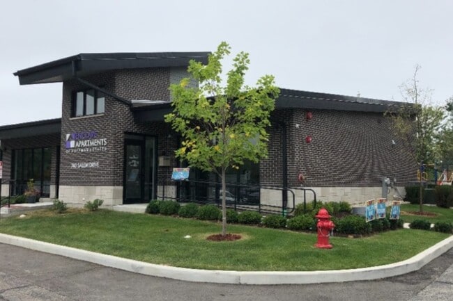 Club House - Enclave Apartments of Hoffman Estates