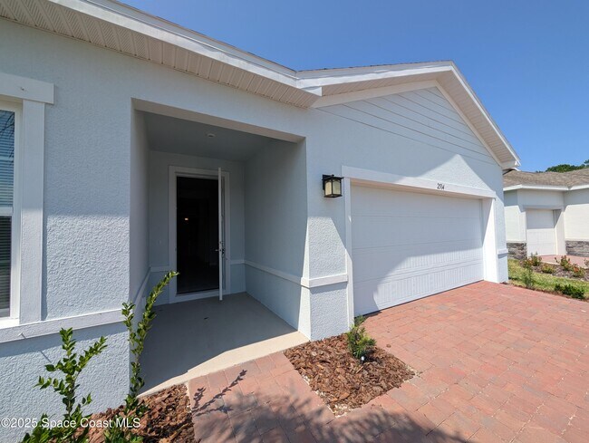 Building Photo - 2504 Landing Dr