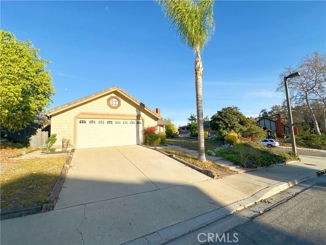 Building Photo - 8 Meadow View Dr