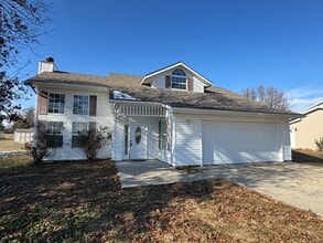 Building Photo - 130 NW 171 Rd