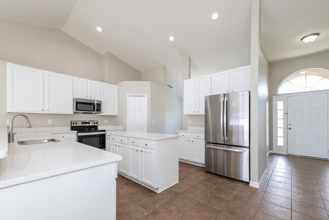 Foto del edificio - 4619 Woodford Dr