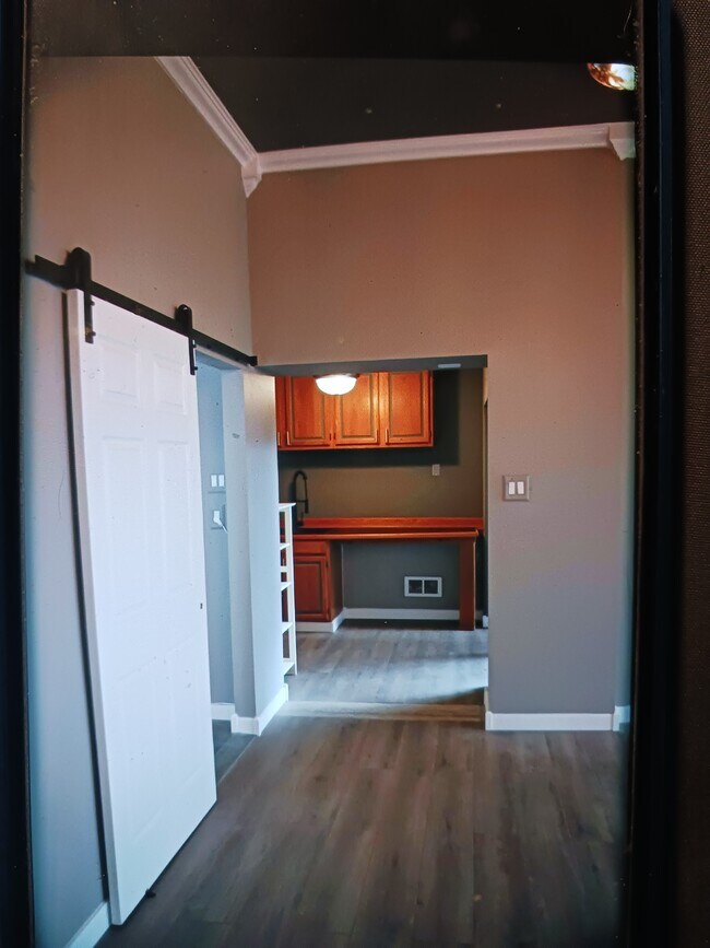 Kitchen - 16777 S Henrici Rd