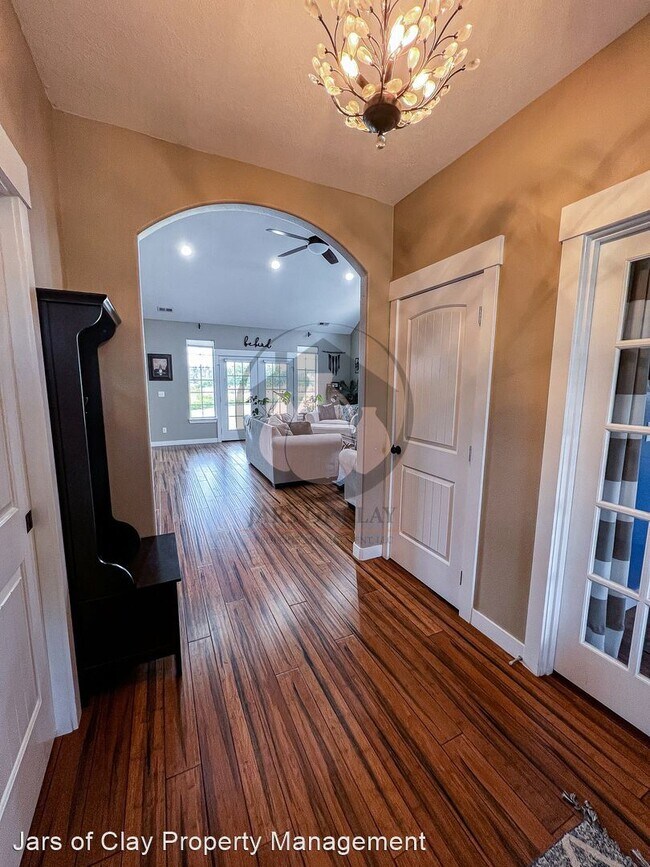Building Photo - 5 br, 3 bath House - 3147 NE Nehalem Ave #...