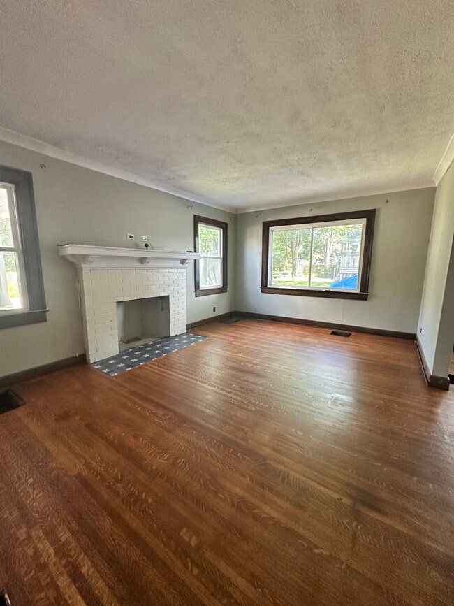 Building Photo - 5228 Carrollton Ave