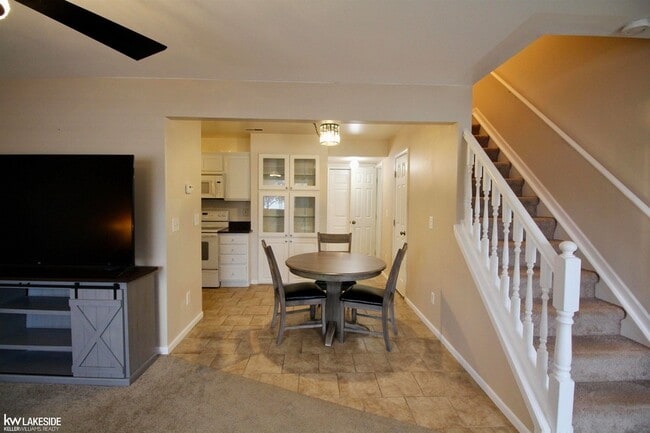 Building Photo - 29408 Maurice Ct