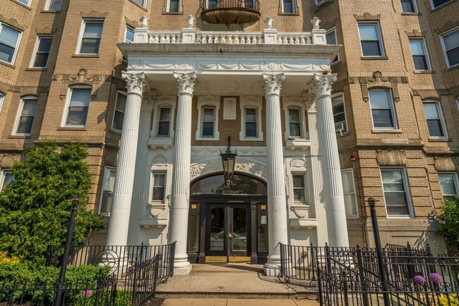 Foto del edificio - 111 Park Dr