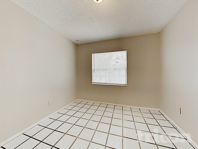 Building Photo - 14607 Knoll Ridge Dr