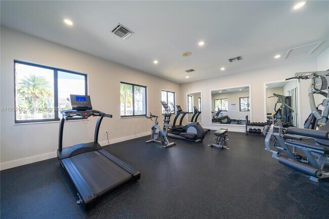 Building Photo - 2640 S University Dr