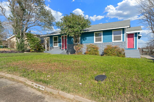 Building Photo - 151 Morningview Dr