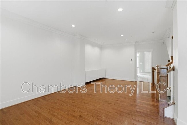 Building Photo - 2735 Linden Ln