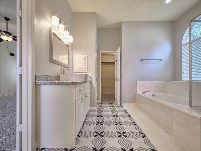 Foto del edificio - 7626 Painton Ln