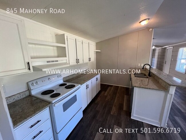 Building Photo - 845 Mahoney Rd
