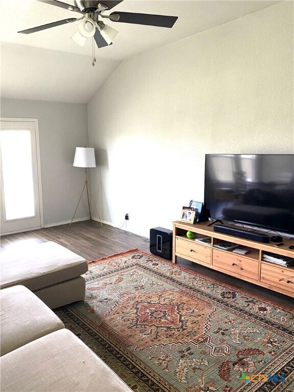 Foto del edificio - 4205 Lonesome Dove Dr