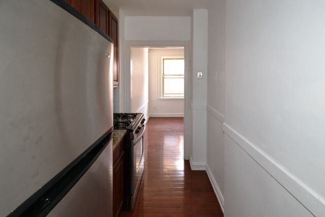 Building Photo - 547 W Surf St