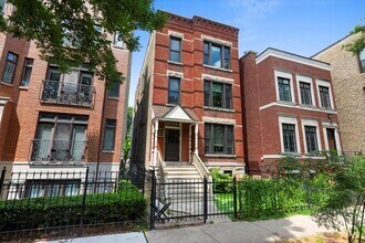 Building Photo - 3046 N Kenmore Ave