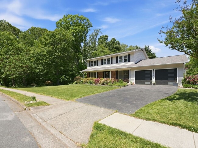 Building Photo - Freshly Refined Home with Generous Space and Timeless Appeal