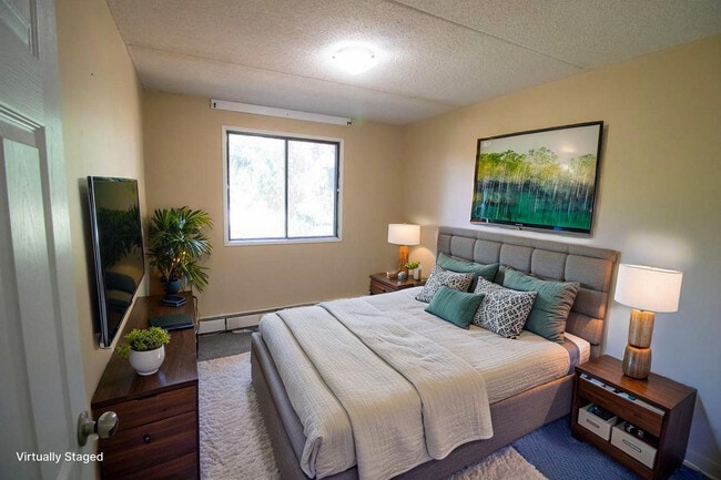 Building Photo - Cambridge House