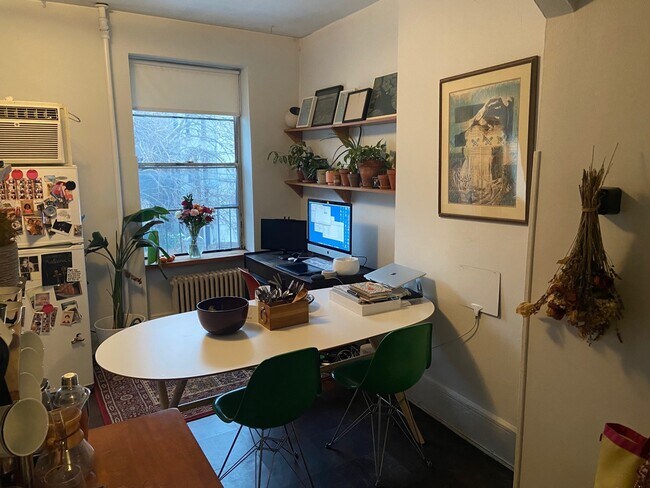 Building Photo - Prime Cobble Hill One Bedroom