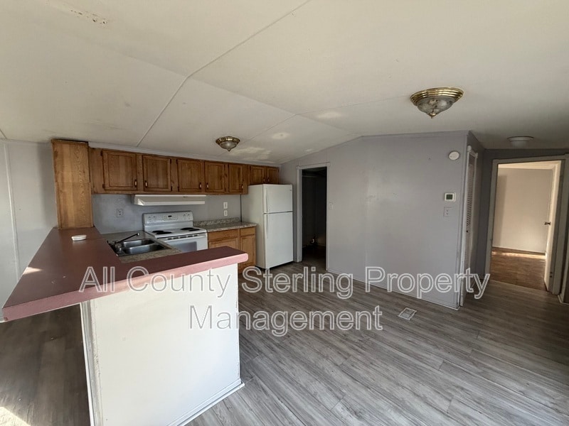 Building Photo - 119 SW Socket Glen